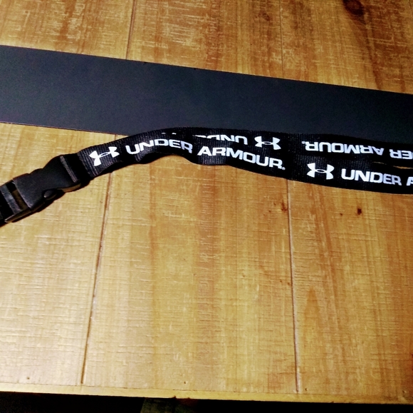 Under Armour out of sight lanyard keychain ID Holder black… - Picture 4 of 4